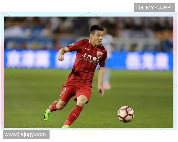 武磊与C罗的足球之路：从中超到欧洲赛场的对决与辉煌